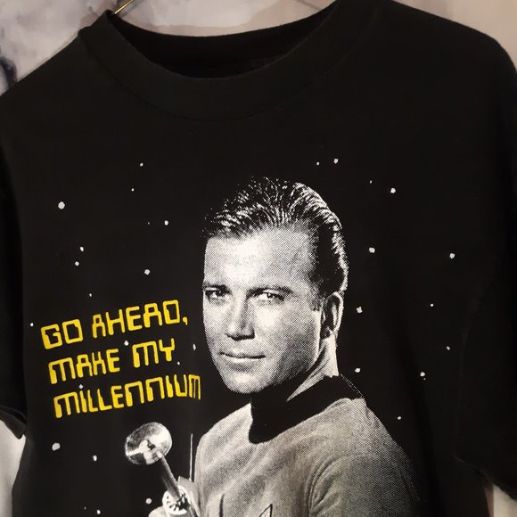 Star Trek HANES collector's Captain Kirk vintage adult t-shirt SIZE M - Picture 2 of 2